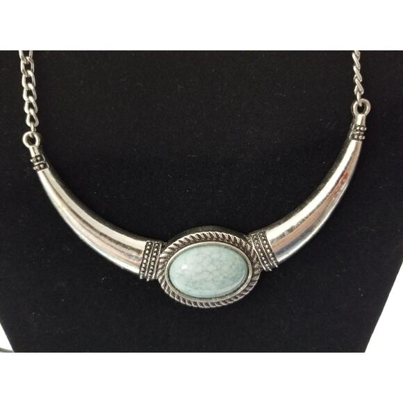 TWELVE inch necklace with large blue stone n130 - Picture 9 of 11